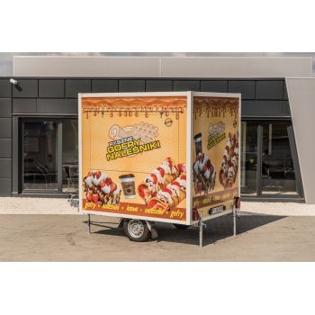 25.18.110 BETA 2,5 m 1 okno 1 oś NH okleina DMC 750 kg Przyczepa gastronomiczna handlowa food truck Nowim