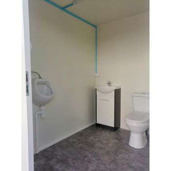 25.29.102 Nowim Przyczepa mobilna toaleta socjalna mobilne zaplecze socjalne 2 WC z umywalkami
