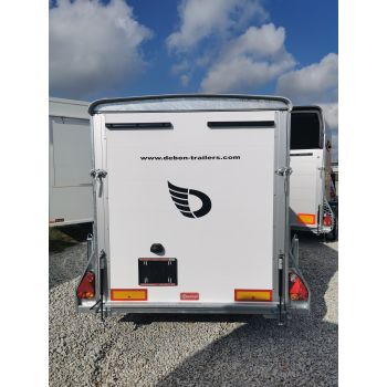 17.157 CARGO 1300 furgon kontener biały bez drzwi przyczepa uniwersalna do quada motocykla sprzętu muzycznego DMC 1300 kg Debon Cheval Liberte Nowim